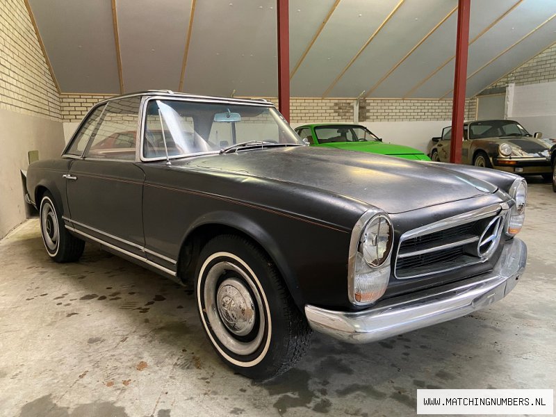 1967 - Mercedes Benz 230 SL Pagode Black