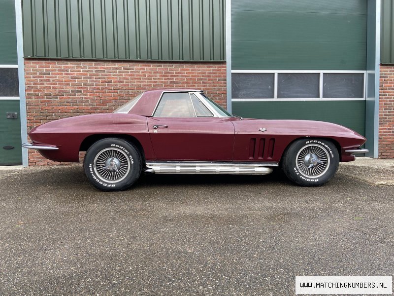 1966 - Chevrolet Corvette Stingray Roadster 327/350 HP Milano Maroon