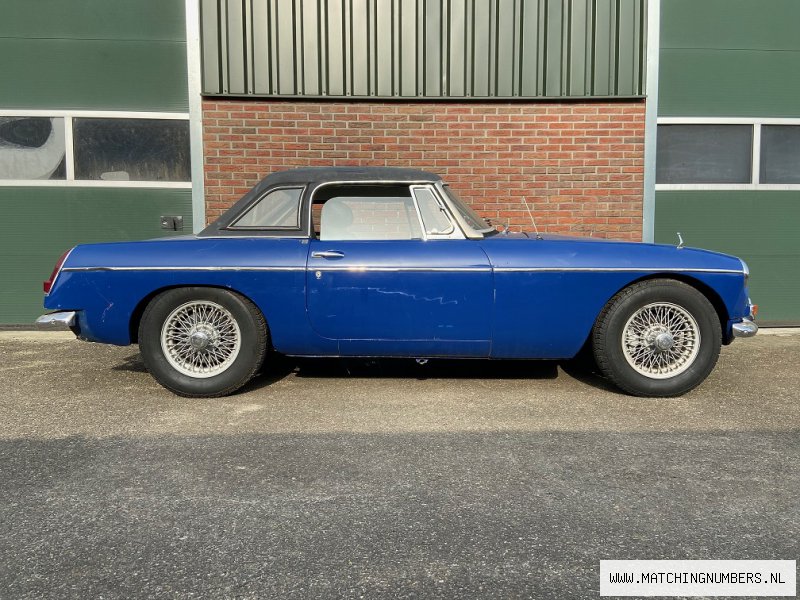 1964 - MG B Cabriolet Blue