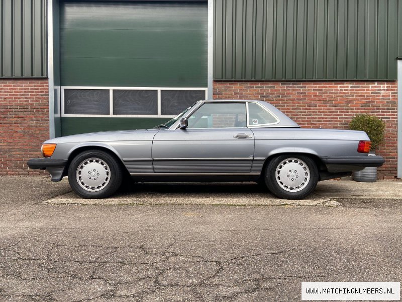 1987 - Mercedes Benz 560 SL Cabriolet Pearl Grey Metallic (R107)