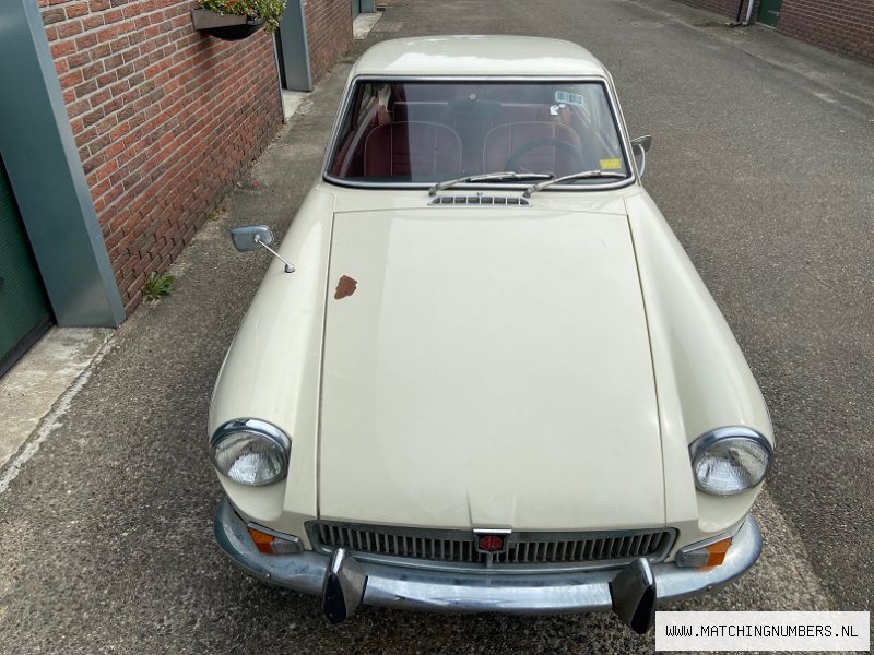 1969 - MGB GT Coupe Snowberry White - Matching Numbers