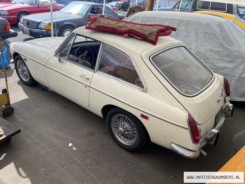 1969 MGB GT Coupe Snowberry White Matching Numbers 1969-mgb-gt-coupe-snowberry-white-matching-numbers