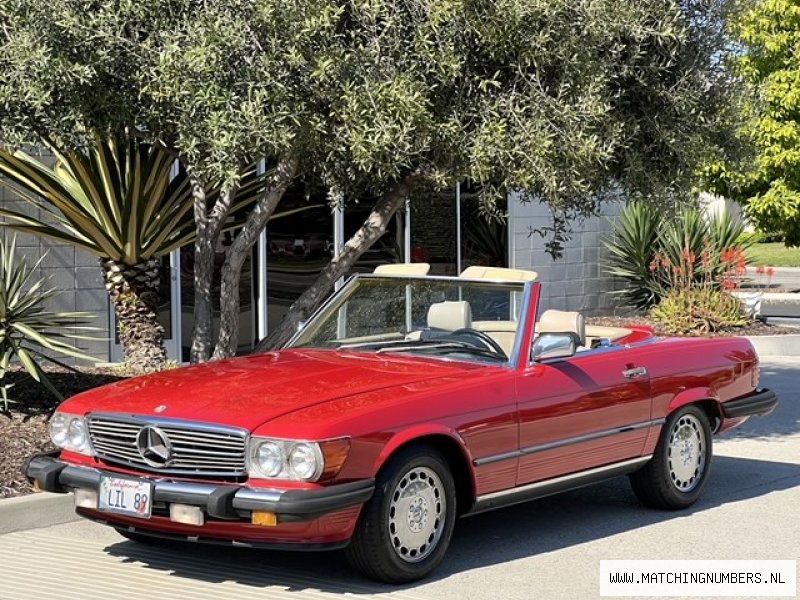 1989 - Mercedes Benz 560 SL Cabriolet  Signal Red (R107)