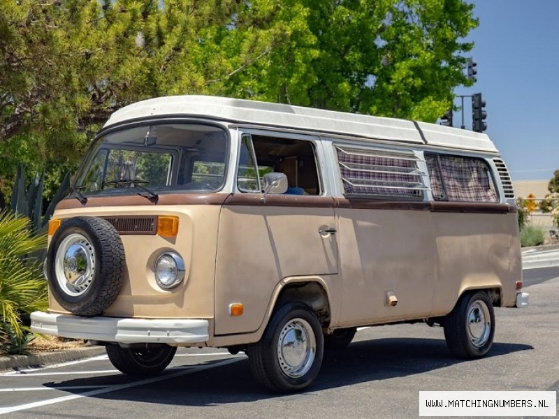 1973 - Volkswagen T2 Westfalia Camper Brown/White